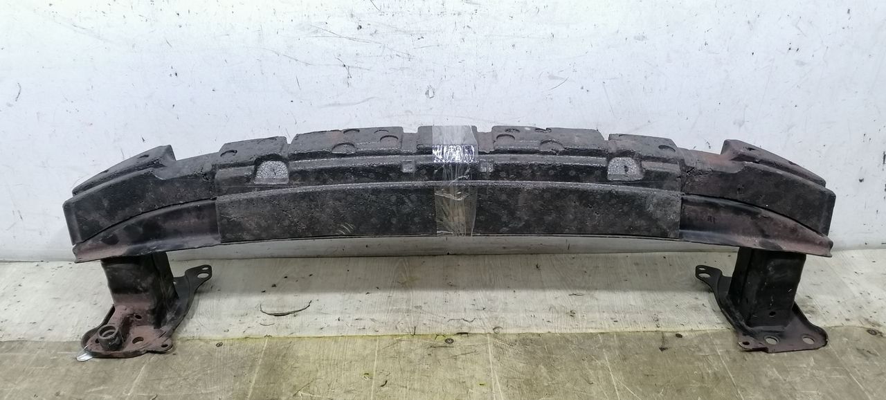 усилитель бампера переднего Volkswagen Passat B6 2007, 2.0 л., бензин, АКПП, серебристый, универсал, передний привод, 1121917 - фото №1