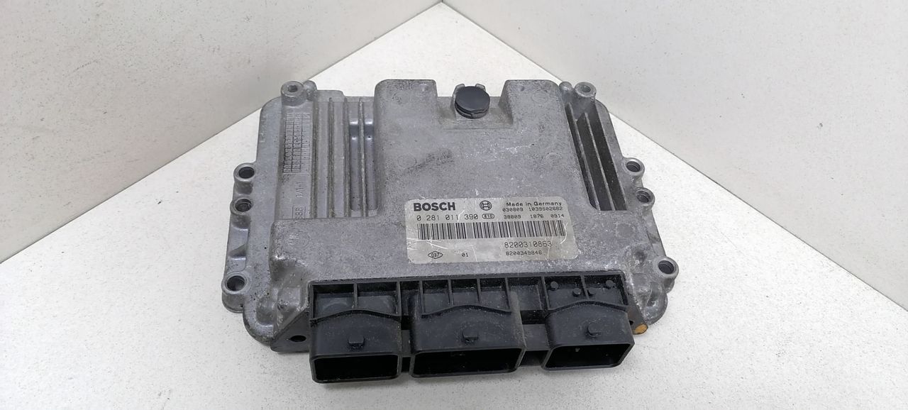 блок управления двигателем Renault Megane 2 поколение 2005, 1.9 л., DCi, дизель, 6МКПП, синий, универсал, передний привод, BOSCH, 8200310863, 0281011390 - фото №1