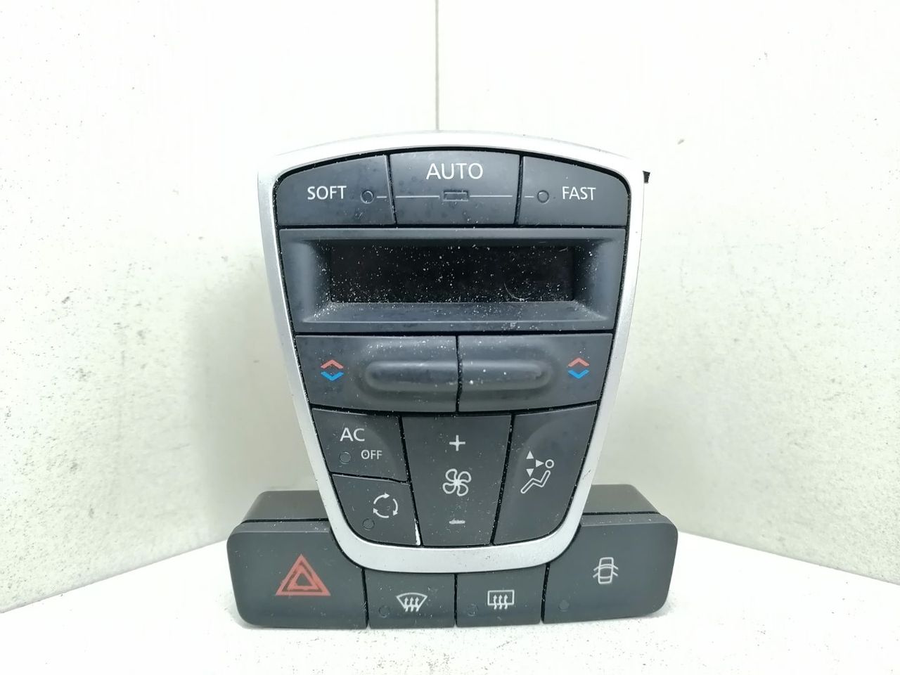блок управления печки / климат-контроля Renault Laguna 3 поколение 2008, 1.6 л., i, бензин, 6МКПП, синий, хетчбэк 5 дв., передний привод, 275100002R, A02000A8400001 - фото №1
