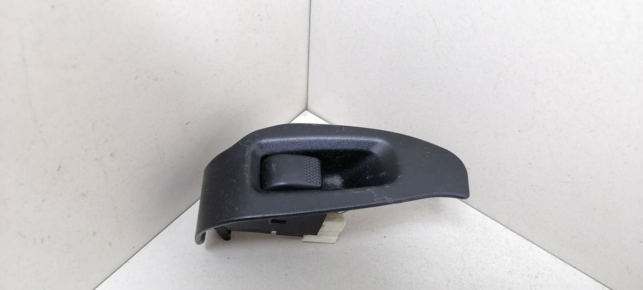 кнопка стеклоподъемника двери задней Subaru Outback 2 поколение BH9 2002, 2.5 л., i, бензин, АКПП, зеленый, универсал, полный привод, 83071AE040 - фото №1
