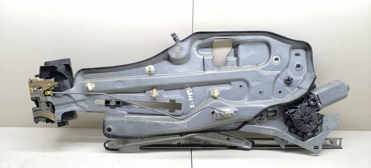моторчик стеклоподъемника передний левый Renault Laguna 1 поколение 1998, 2.2 л., TD, G8T 752, дизель, 5МКПП, серый, универсал, передний привод, 7701470851