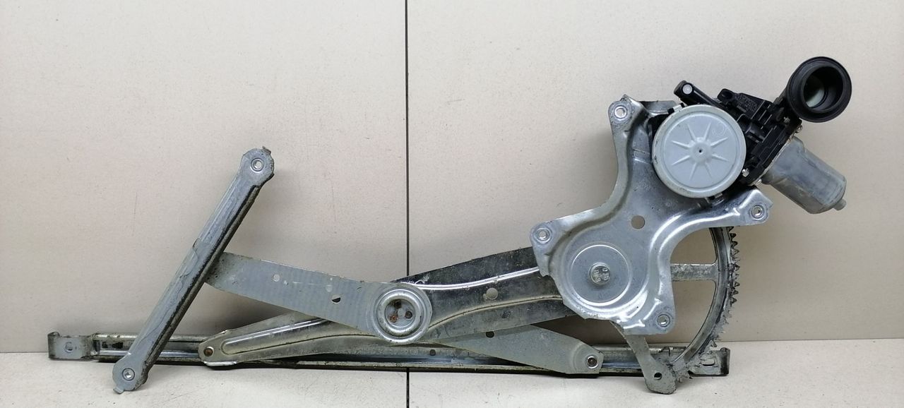 стеклоподъемник электрический передний правый Toyota Camry 7 поколение XV40 2008, 2.4 л., 2AZ-FE, бензин, АКПП, серебристый, седан, передний привод, 6980106070 - фото №1