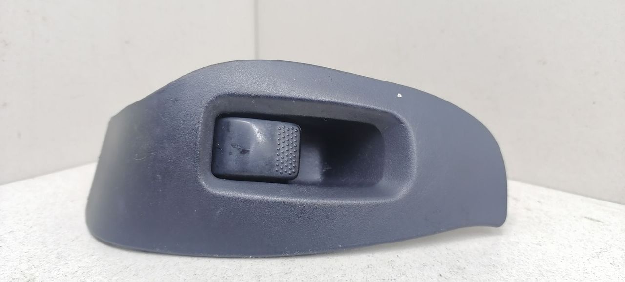 кнопка стеклоподъемника двери передней правой Subaru Outback 2 поколение BH9 2002, 2.5 л., i, бензин, АКПП, зеленый, универсал, полный привод, 83071AE040 - фото №1