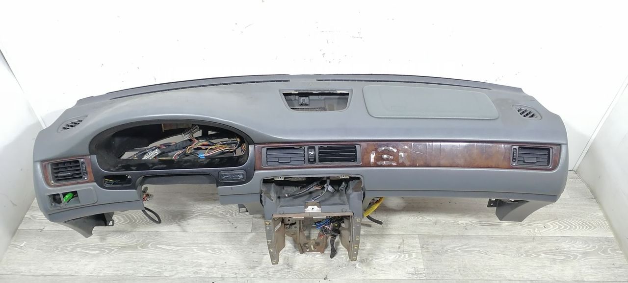 панель передняя салона (торпедо) Rover 400 Series 1 поколение 1997, 1.6 л., i, бензин, 5МКПП, синий, хетчбэк 5 дв., FAB123590LNF, FAB103040LPZ - фото №1