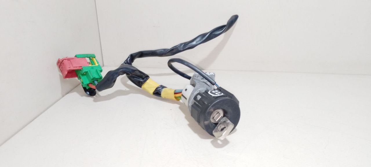 контактная группа Peugeot 1007 1 поколение 2005, 1.4 л., HDi, 8HZ (DV4TD), дизель, 5МКПП, серебристый, хетчбэк 3 дв., N0501412, 9652781780 - фото №1