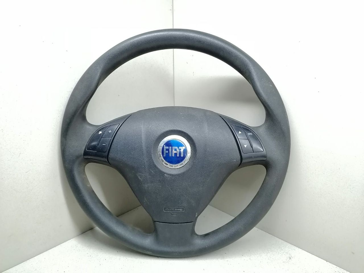 подушка безопасности водителя Fiat Grande Punto 1 поколение 2006, 1.3 л., дизель, 5МКПП, салатовый, хетчбэк 5 дв., передний привод, 735410446 - фото №1