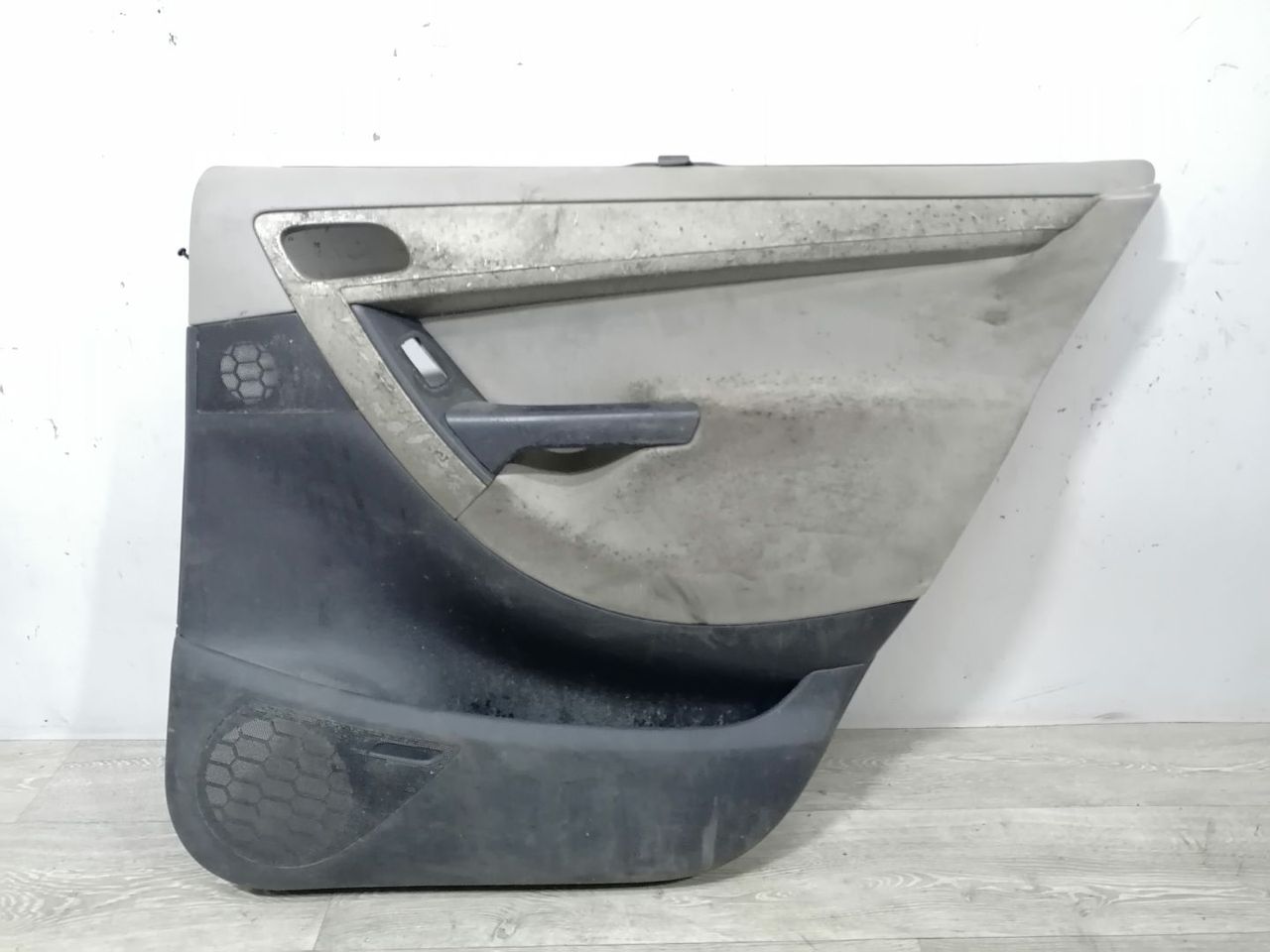 обшивка двери задняя правая Citroen C4 Grand Picasso 1 поколение 2007, 1.6 л., HDi, 9HZ (DV6TED4), дизель, 5МКПП, минивэн, передний привод, 965414332D - фото №1