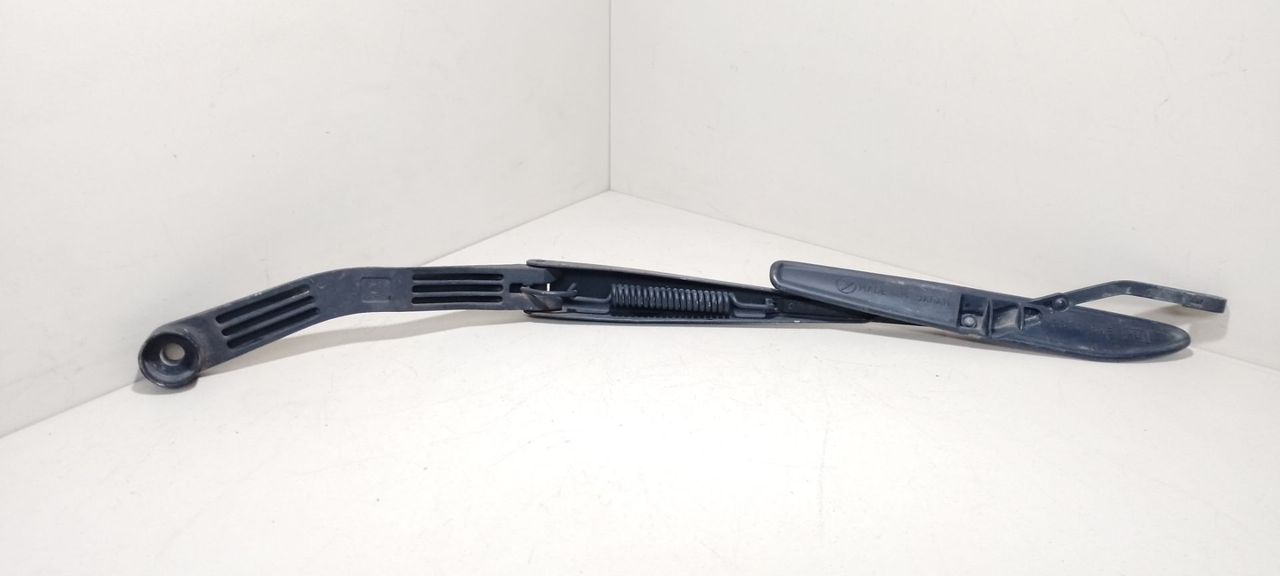 щеткодержатель (поводок стеклоочистителя, дворник) Nissan Almera Tino V10 2001, 2.2 л., DCi, YD22DDTi, дизель, 5МКПП, серебристый, минивэн, передний привод, 28881BU000 - фото №1