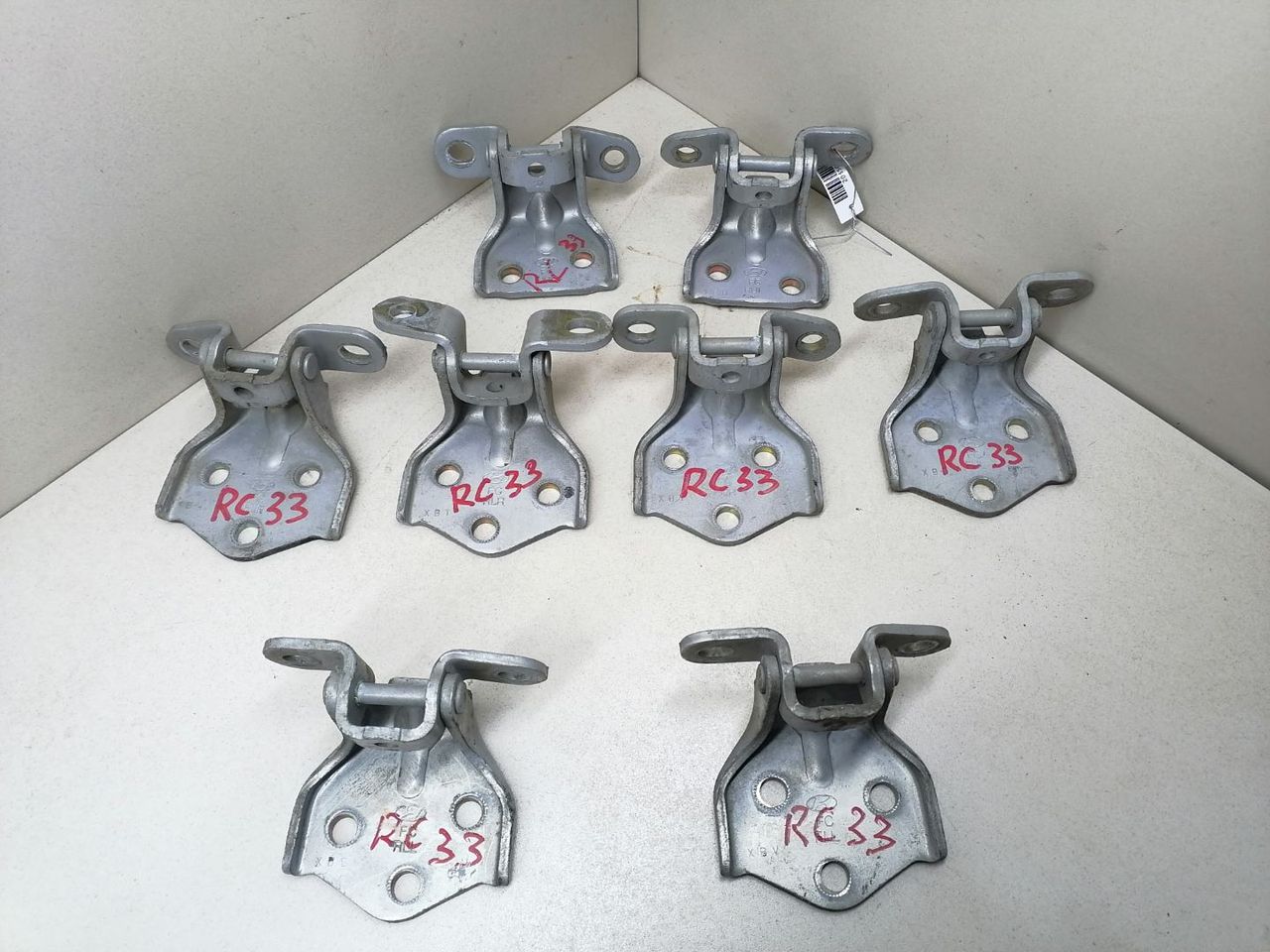 петля двери Hyundai Matrix 1 поколение 2002, 1.5 л., CRDi, дизель, 5МКПП, серебристый, минивэн, передний привод, 7931017000, 7932017000, 7931517000, 7932517000, 7933017000, 7934017000, 7935017000, 7936017000 - фото №1