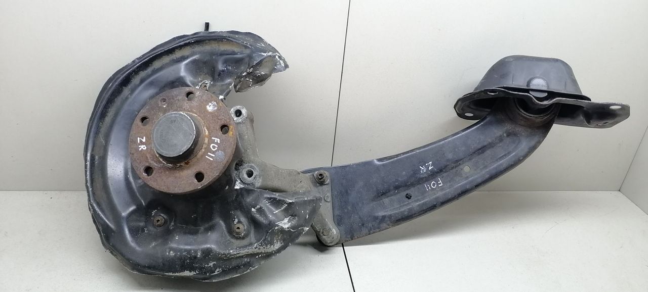 ступица задняя правая Volkswagen Passat B6 2007, 2.0 л., бензин, АКПП, серебристый, универсал, передний привод, 3C0505436F - фото №1