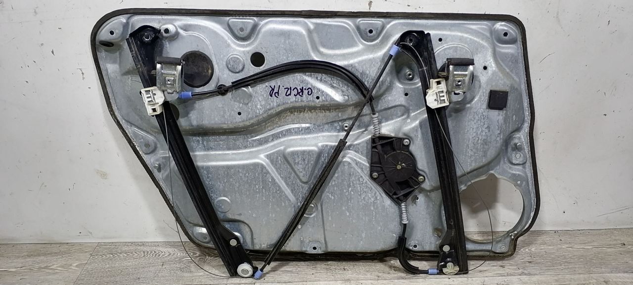 стеклоподъемник электрический передний правый Volkswagen Passat B5 3B5 1997, 1.9 л., TDi, AHU, дизель, 5МКПП, серебристый, седан, передний привод, 3B1837462 - фото №1