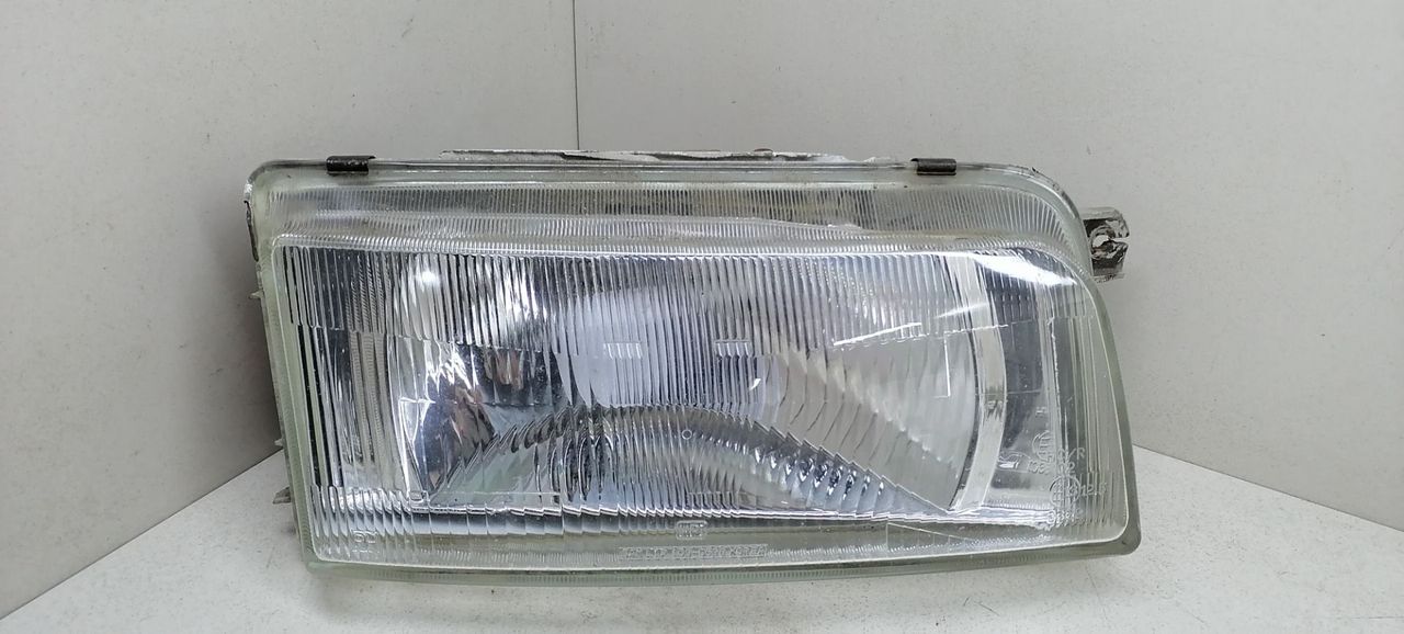 фара правая Hyundai Santamo 1 поколение 1999, 2.0 л., i, бензин, 5МКПП, серебристый, минивэн, передний привод, 92102M2100, 92102M2200 - фото №1