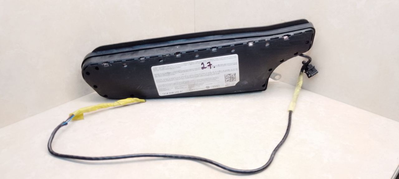 подушка безопасности сиденья Volkswagen Passat B6 2007, 2.0 л., бензин, АКПП, серебристый, универсал, передний привод, 3C0880242A, 673TAK000S290N - фото №1
