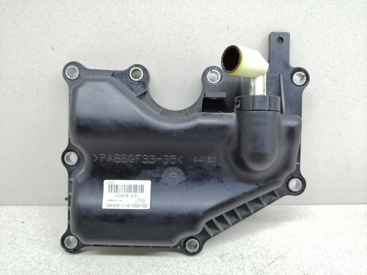 маслоотделитель (сапун) Mazda 3 BL 2009, 2.0 л., i, бензин, 5МКПП, чёрный, хетчбэк 5 дв., передний привод, 1409041431, 0W9W-1-4-560-02 - фото №1