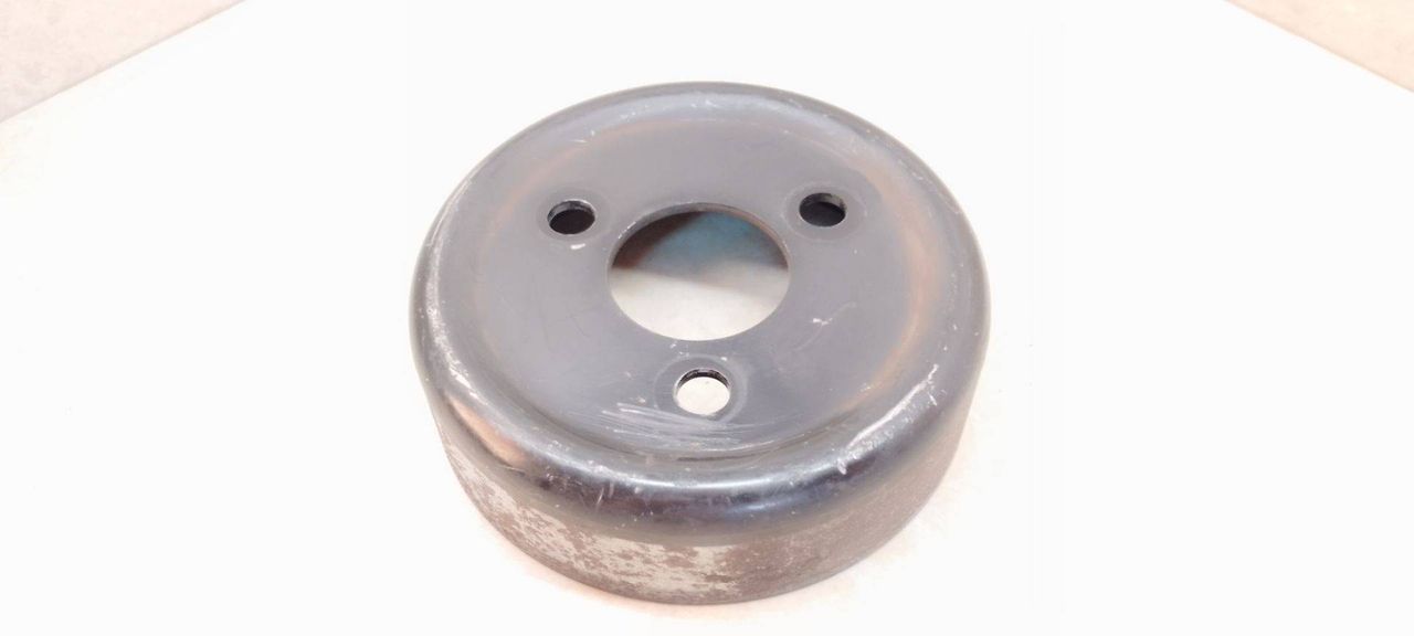 шкив помпы Mazda 3 BL 2009, 2.0 л., i, бензин, 5МКПП, чёрный, хетчбэк 5 дв., передний привод, L327-15-131, LF50-15-131 - фото №1