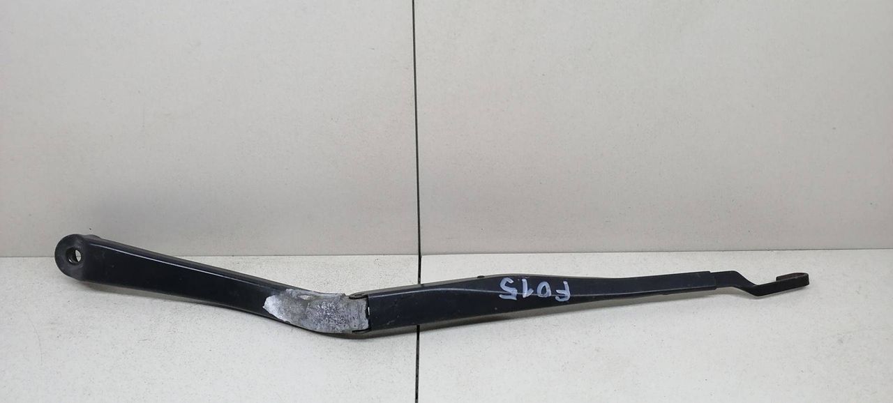 щеткодержатель (поводок стеклоочистителя, дворник) Toyota Camry 7 поколение XV40 2008, 2.4 л., 2AZ-FE, бензин, АКПП, серебристый, седан, передний привод, 8522133260 - фото №1