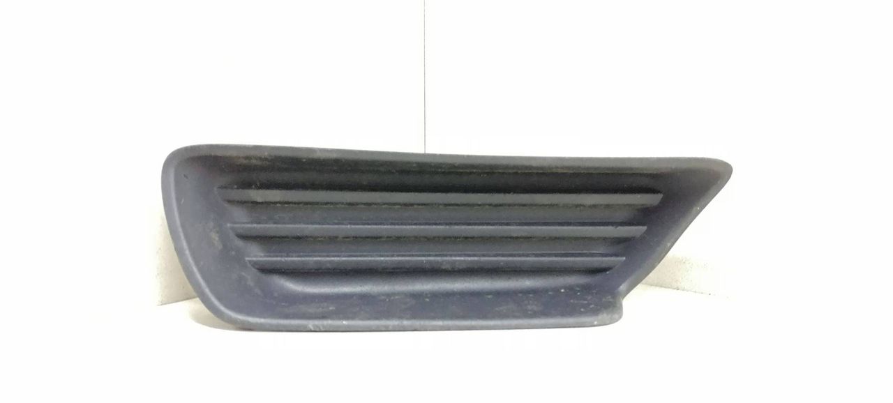 заглушка (решетка) в бампер Toyota Camry 7 поколение XV40 2008, 2.4 л., 2AZ-FE, бензин, АКПП, серебристый, седан, передний привод, 52128-06050 - фото №1
