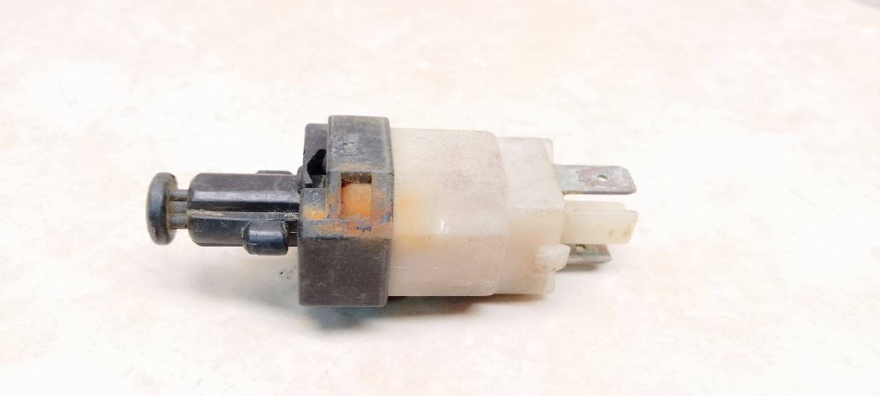 Датчик педали тормоза (лягушка) Daewoo Lanos T100 1997, 96212027 - фото №1