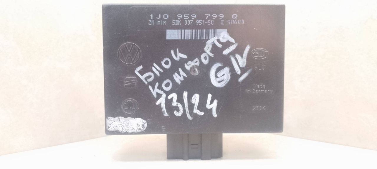блок комфорта Volkswagen Golf 4 поколение 2002, хетчбэк 5 дв., 1J0959799Q, 5DK007951-50 - фото №1