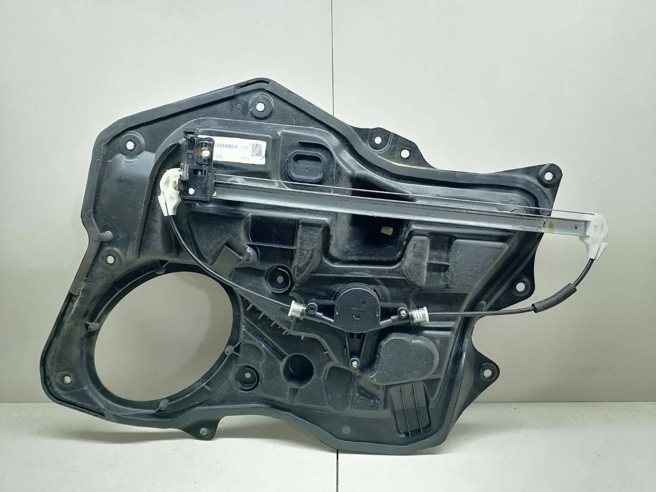 стеклоподъемник электрический задний правый Mazda 3 BL 2009, 2.0 л., i, бензин, 5МКПП, чёрный, хетчбэк 5 дв., передний привод, BBM4-72-590, D01G-58-58XB, BBM4-72-97XA - фото №1