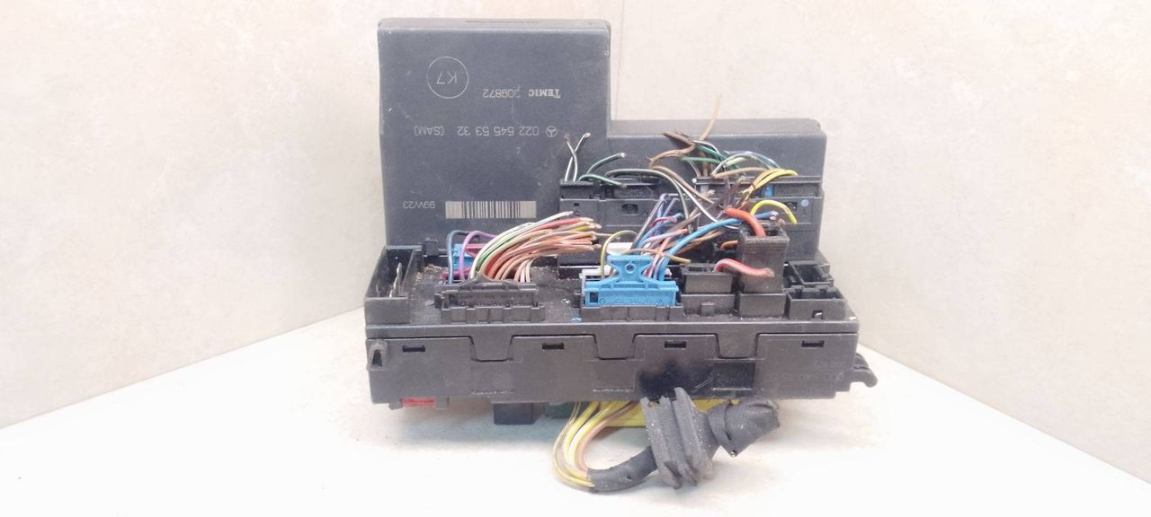 блок предохранителей Mercedes-Benz T1 207-210D W601 1996, 0325455332, 005401550, 002545701 - фото №1