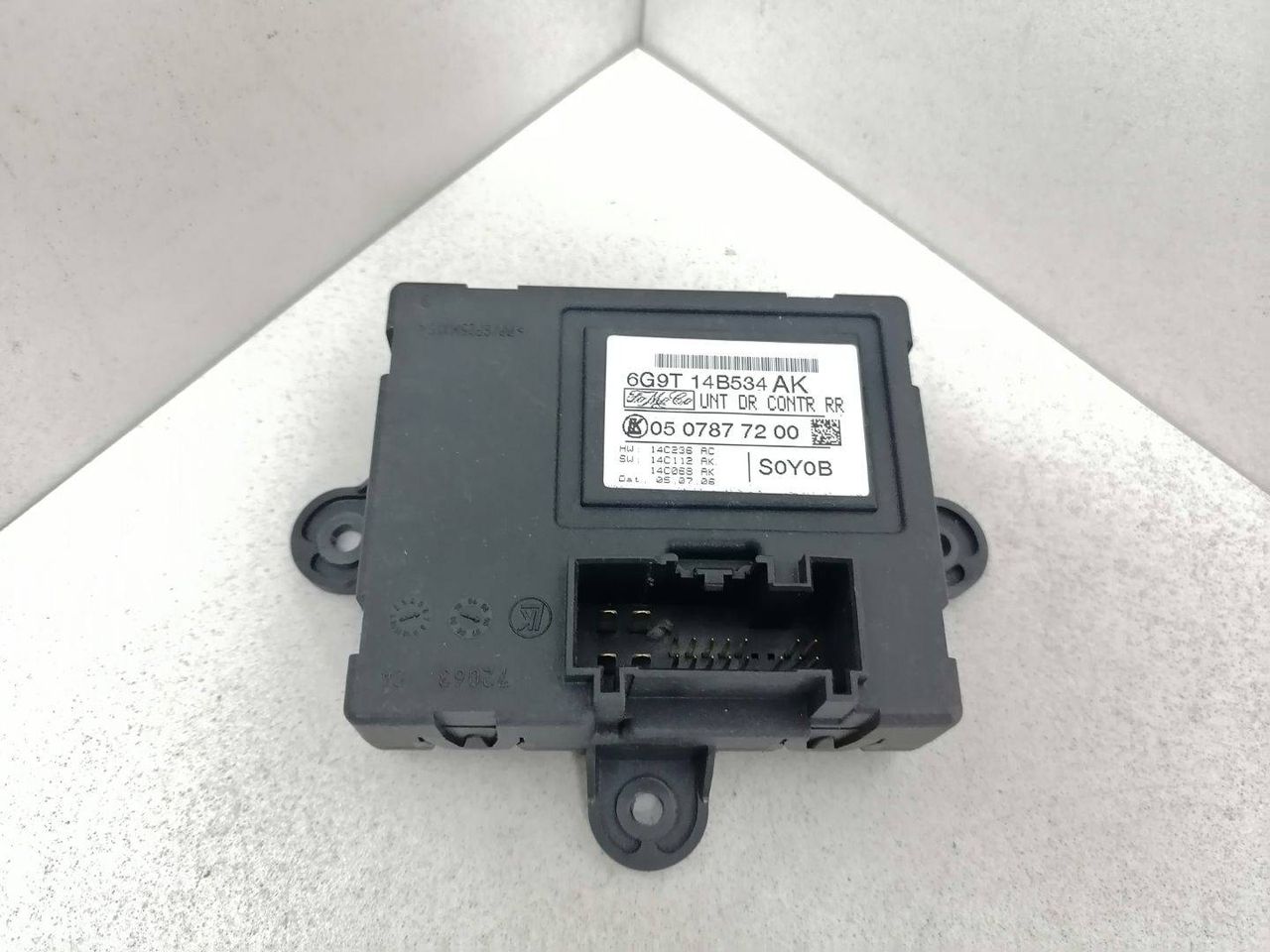 блок комфорта Ford S-Max 1 поколение 2006, 1.8 л., TDCi, дизель, 6МКПП, серебристый, минивэн, передний привод, 6G9T-14B534-AK - фото №1