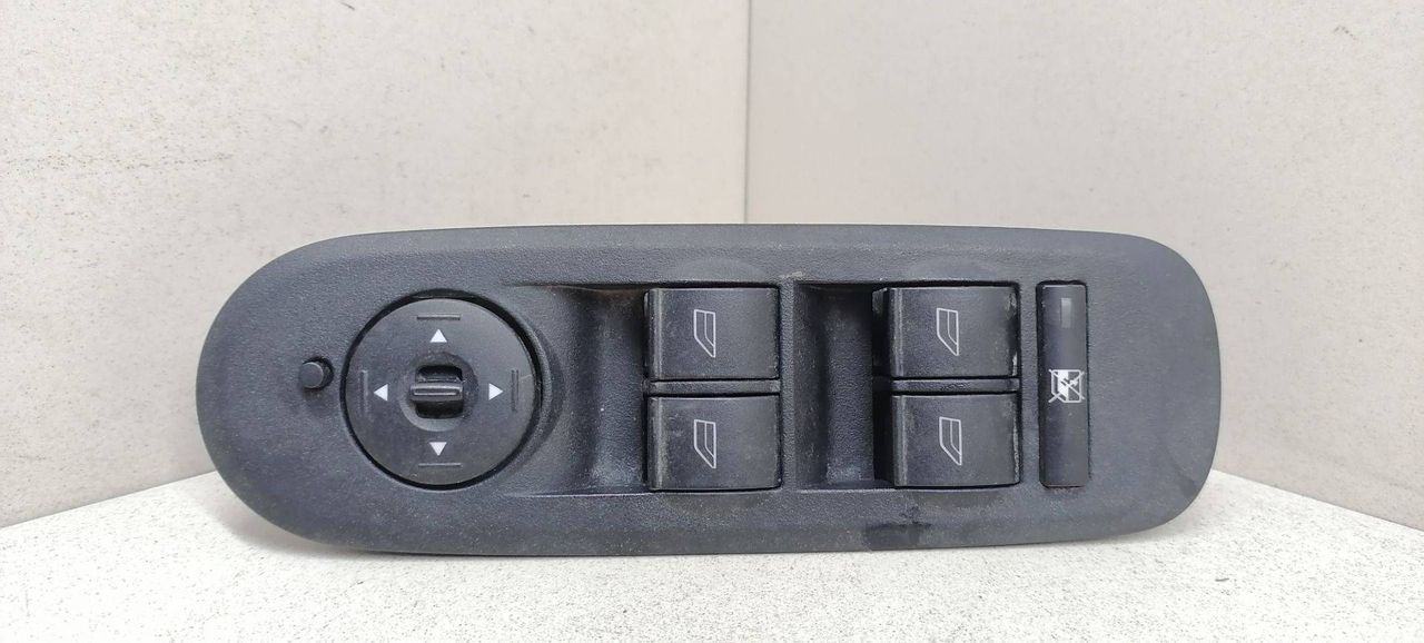 кнопка стеклоподъемника двери передней левой Ford S-Max 1 поколение 2006, 1.8 л., TDCi, дизель, 6МКПП, серебристый, минивэн, передний привод, 6M2T-14A232-BE, B0707620030