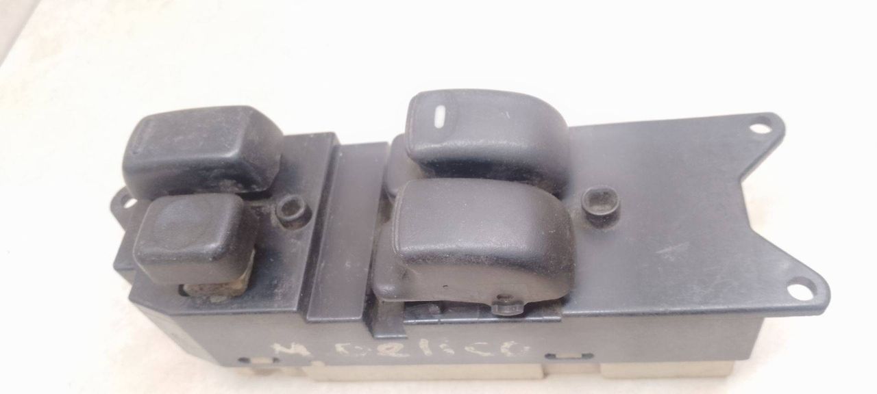 кнопка стеклоподъемника двери передней правой Mitsubishi Delica 3 поколение 1994, 513915 - фото №1
