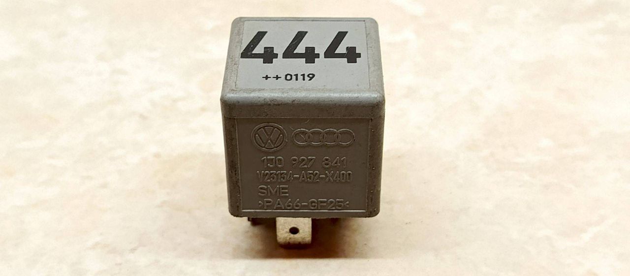 реле (прочие) Volkswagen Touareg 1 поколение (2002 - 2007), 1J0927841, V23134-A52-X400 - фото №1