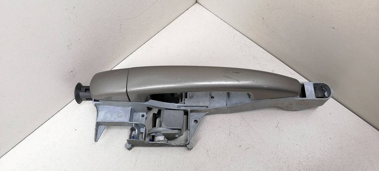 ручка наружная задняя левая Citroen C4 Grand Picasso 1 поколение 2007, 1.6 л., HDi, 9HZ (DV6TED4), дизель, 5МКПП, минивэн, передний привод, 9101GE, 9101GG, 910958 - фото №1