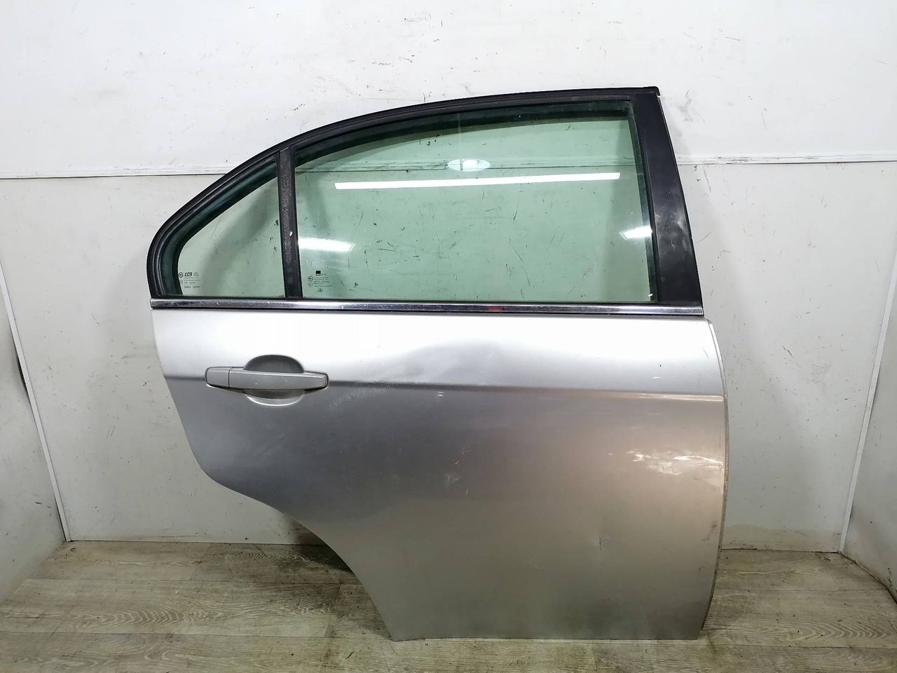 дверь задняя правая Chevrolet Epica 2 поколение 2008, 2.0 л., i, бензин, серебристый, седан, передний привод, 96635658 - фото №1