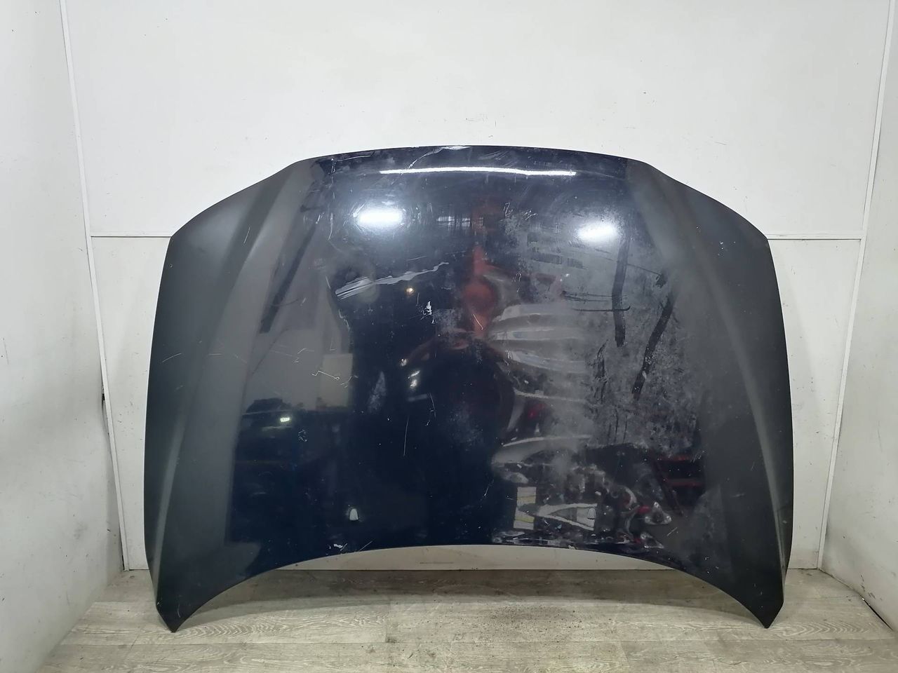 капот Volvo S60 1 поколение 2001, 2.4 л., B 5244 T3, бензин, АКПП, черный, седан, передний привод, 30796490 - фото №1