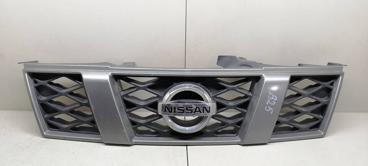 решетка радиатора Nissan X-Trail T31 NT31 2009, 2.0 л., DCi, M9R, дизель, 6МКПП, серый, внедорожник 5 дв., полный подключаемый привод, 62310JG50A - фото №1