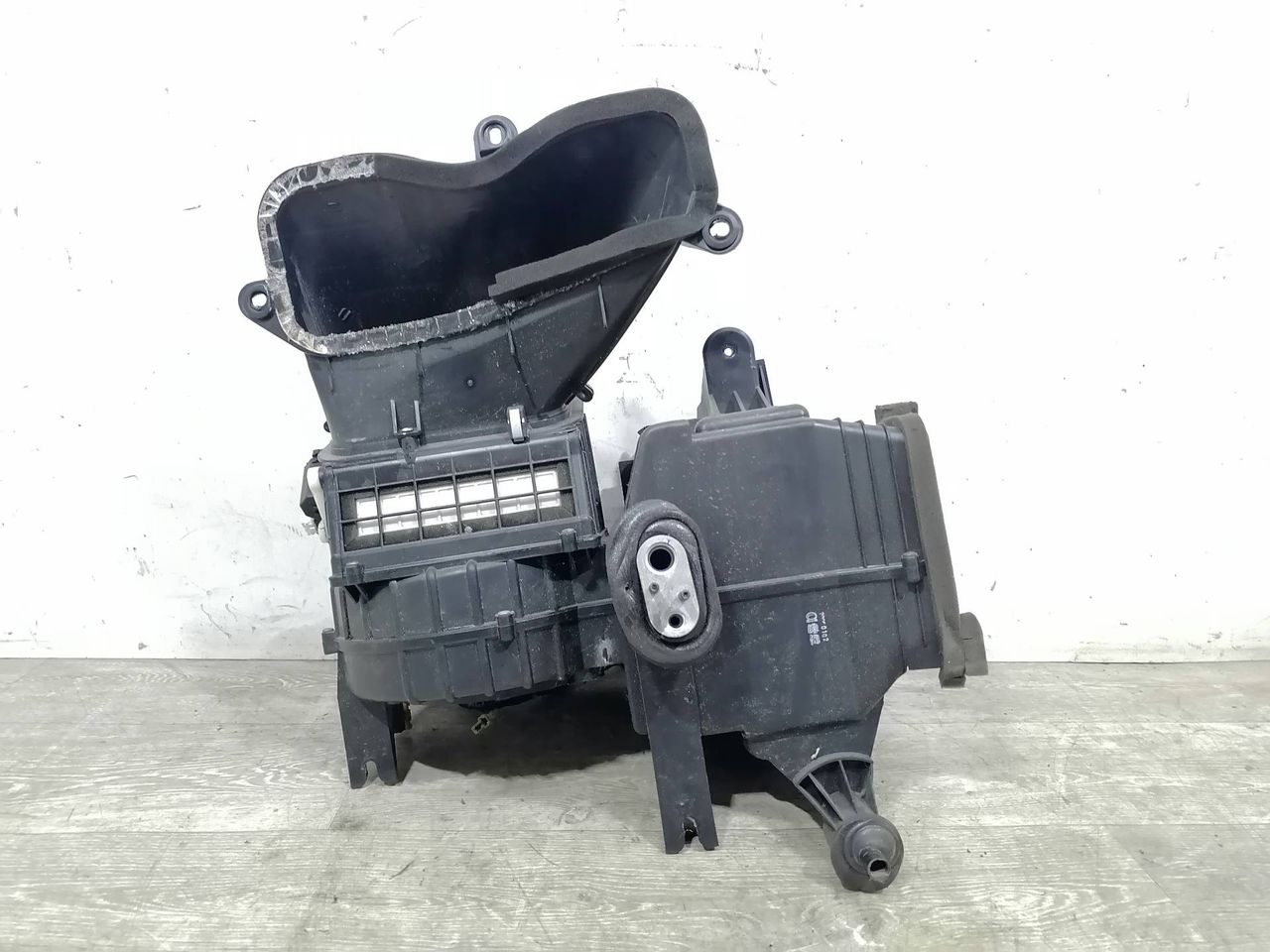 корпус отопителя (печки) Kia Carens 2 поколение FJ 2006, 2.0 л., CRDi, дизель, 5МКПП, чёрный, минивэн, передний привод, 1K2FB61130 - фото №1