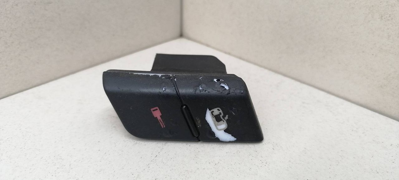 кнопка центрального замка Audi A4 B7 2006, 2.0 л., BLB, дизель, 6МКПП, серый, универсал, передний привод, 8E1962107 - фото №1