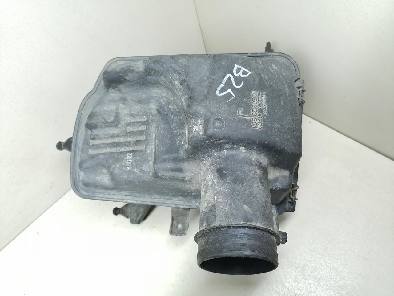 корпус воздушного фильтра Nissan X-Trail T31 NT31 2009, 2.0 л., DCi, M9R, дизель, 6МКПП, серый, внедорожник 5 дв., полный подключаемый привод, 1026323S01 - фото №1