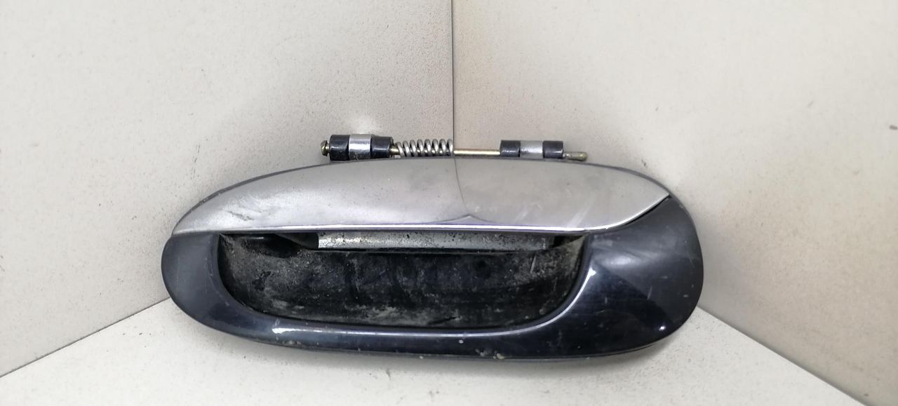 ручка наружная задняя левая Kia Carens 2 поколение FJ 2006, 2.0 л., CRDi, дизель, 5МКПП, чёрный, минивэн, передний привод, 0K2FB73410AXX - фото №1