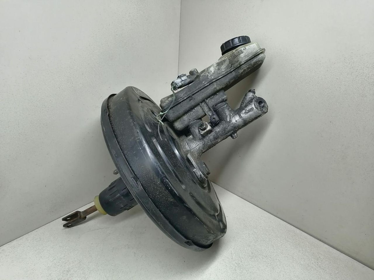 цилиндр тормозной главный Renault Scenic 2 поколение JM0G 2003, 1.9 л., DCi, F9Q 812, дизель, 6МКПП, бордовый, минивэн, 8200157453E - фото №1