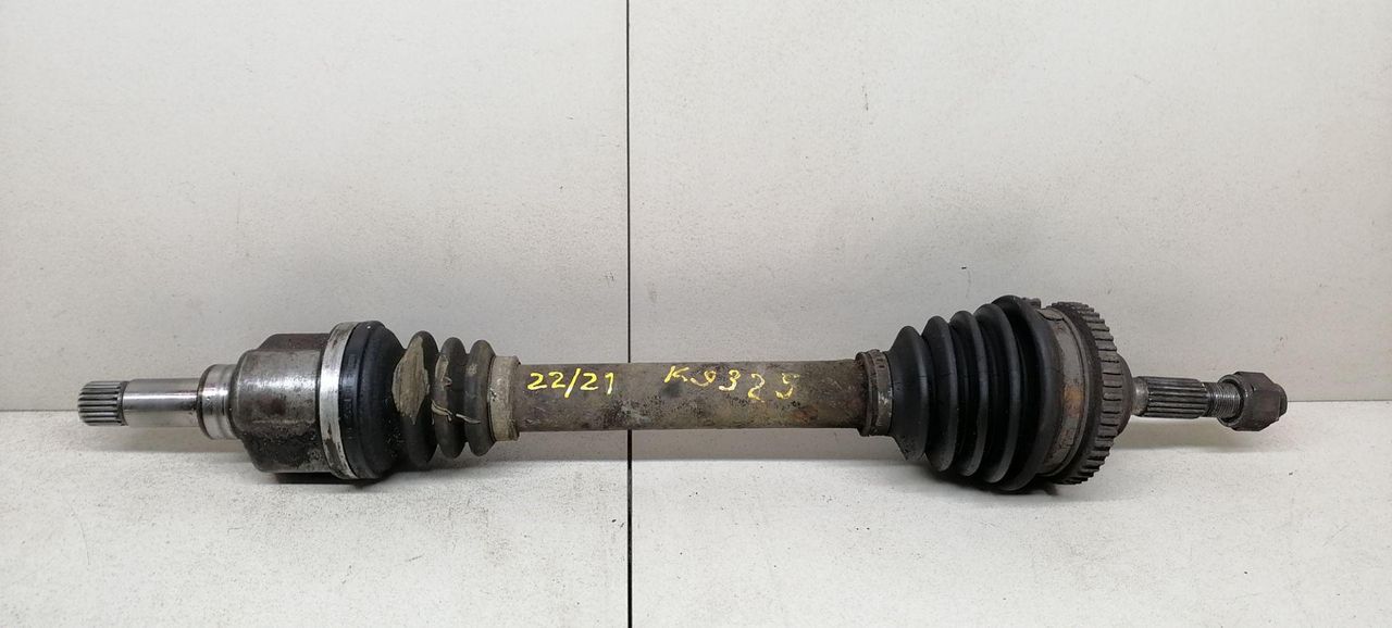 полуось передняя левая (приводной вал, ШРУС) Peugeot 206 1 поколение 2002, 1.4 л., i, KFV (TU3JP), бензин, 5МКПП, зелёный, хетчбэк 5 дв., передний привод, 32723C, 32724C - фото №1
