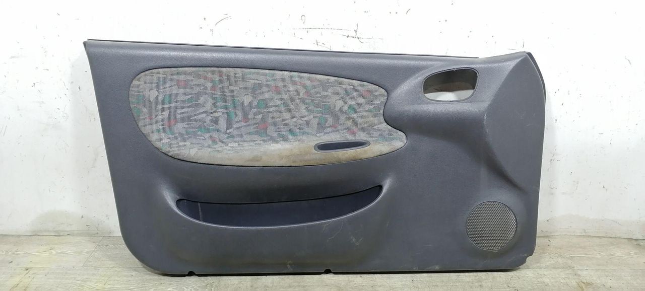 обшивка двери передняя левая Daewoo Lanos T100 1998, 1.3 л., MPI, A13SMS, бензин, 5МКПП, зелёный, хетчбэк 3 дв., передний привод - фото №1