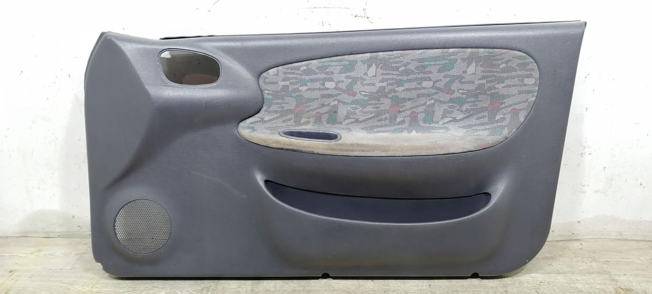 обшивка двери передняя правая Daewoo Lanos T100 1998, 1.3 л., MPI, A13SMS, бензин, 5МКПП, зелёный, хетчбэк 3 дв., передний привод, 96304795 - фото №1