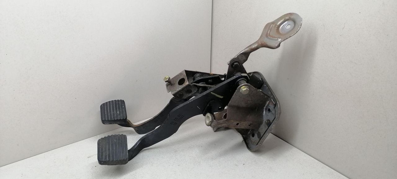 узел педальный (блок педалей) Peugeot 206 1 поколение 2002, 1.4 л., i, KFV (TU3JP), бензин, 5МКПП, зелёный, хетчбэк 5 дв., передний привод, 20925D0, 20924D1 - фото №1