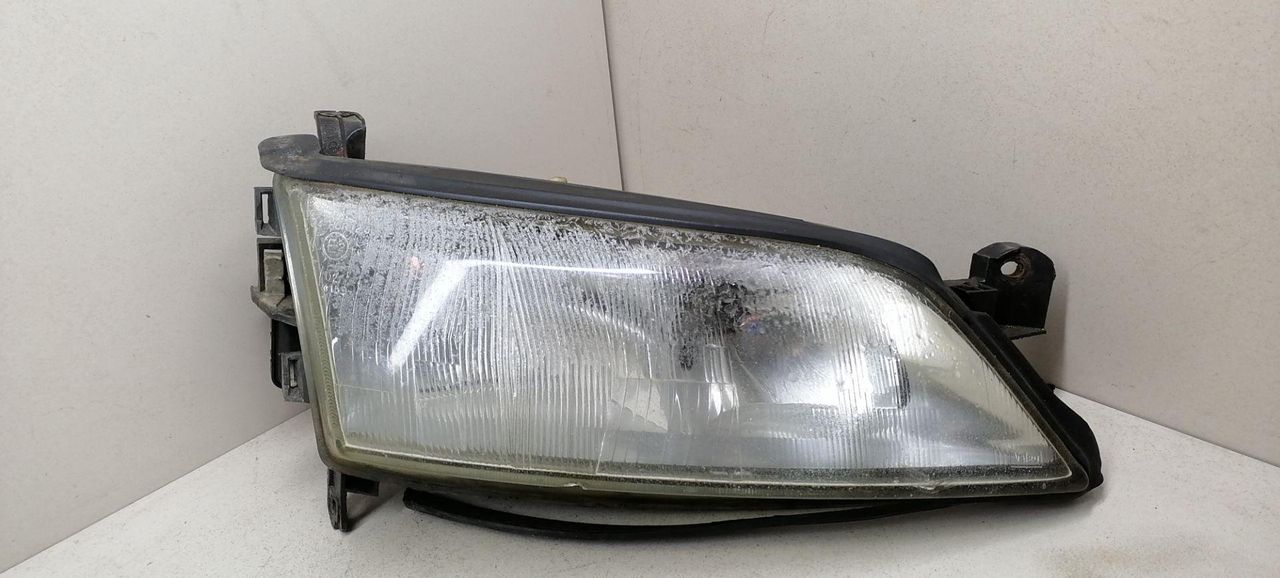 фара правая Opel Vectra B 1998, 1.6 л., i, X 16 XEL, бензин, 5МКПП, зеленый, универсал, передний привод, 88201726 - фото №1