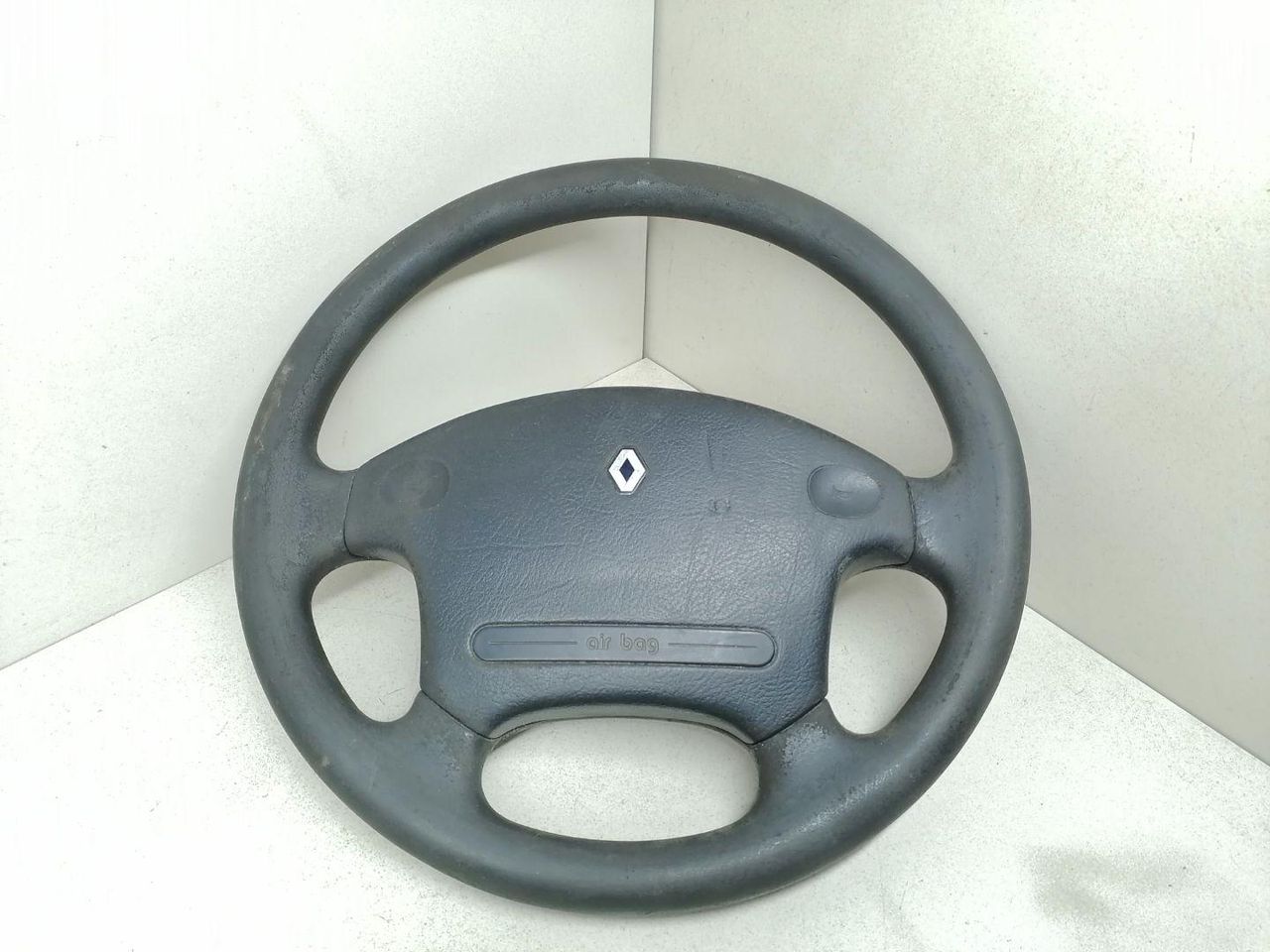 подушка безопасности водителя Renault Laguna 1 поколение 1997, 2.2 л., DT, G8T 792, дизель, 5МКПП, синий, универсал, передний привод, 7700823788-C, 7700834572D - фото №1