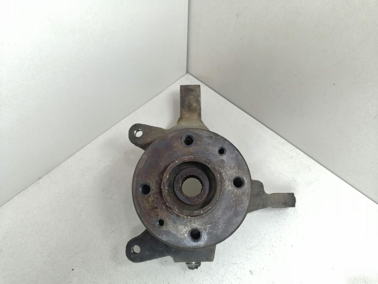 ступица передняя левая Renault Laguna 1 поколение 1997, 2.2 л., DT, G8T 792, дизель, 5МКПП, синий, универсал, передний привод, 326194, 308323 - фото №1