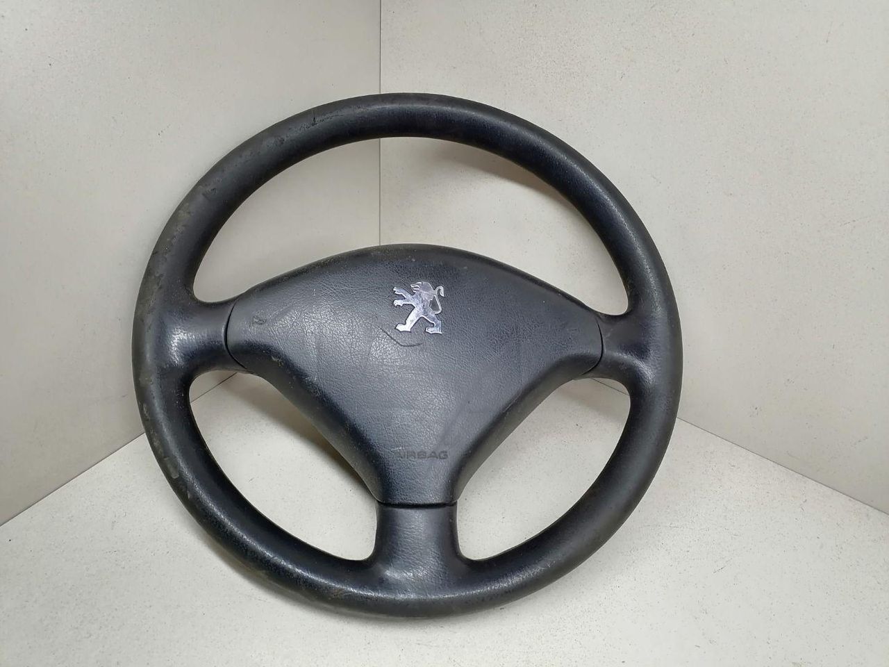 подушка безопасности водителя Peugeot 206 1 поколение 2002, 1.4 л., i, KFV (TU3JP), бензин, 5МКПП, зелёный, хетчбэк 5 дв., передний привод, 96441166 - фото №1