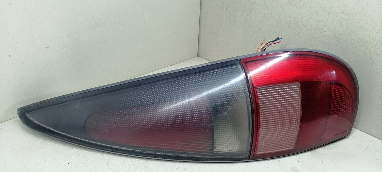 фонарь задний правый Renault Laguna 1 поколение 1997, 2.2 л., DT, G8T 792, дизель, 5МКПП, синий, универсал, передний привод, 7701040957 - фото №1
