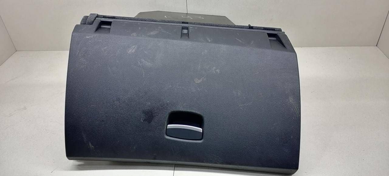 замок бардачка Renault Laguna 3 поколение BT0A 2009, 1.5 л., DCi, K9K 780, дизель, 6МКПП, серый, хетчбэк 5 дв., передний привод - фото №1