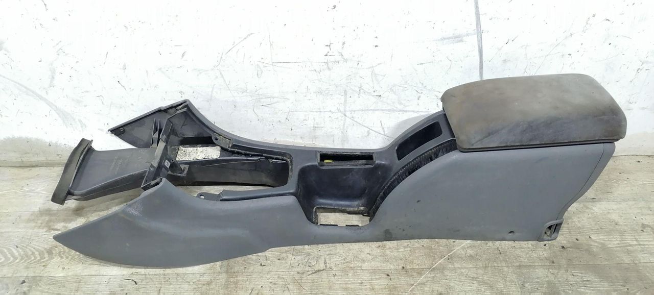 подлокотник Renault Laguna 1 поколение 1997, 2.2 л., DT, G8T 792, дизель, 5МКПП, синий, универсал, передний привод, 7700421444, 7700421449 - фото №1