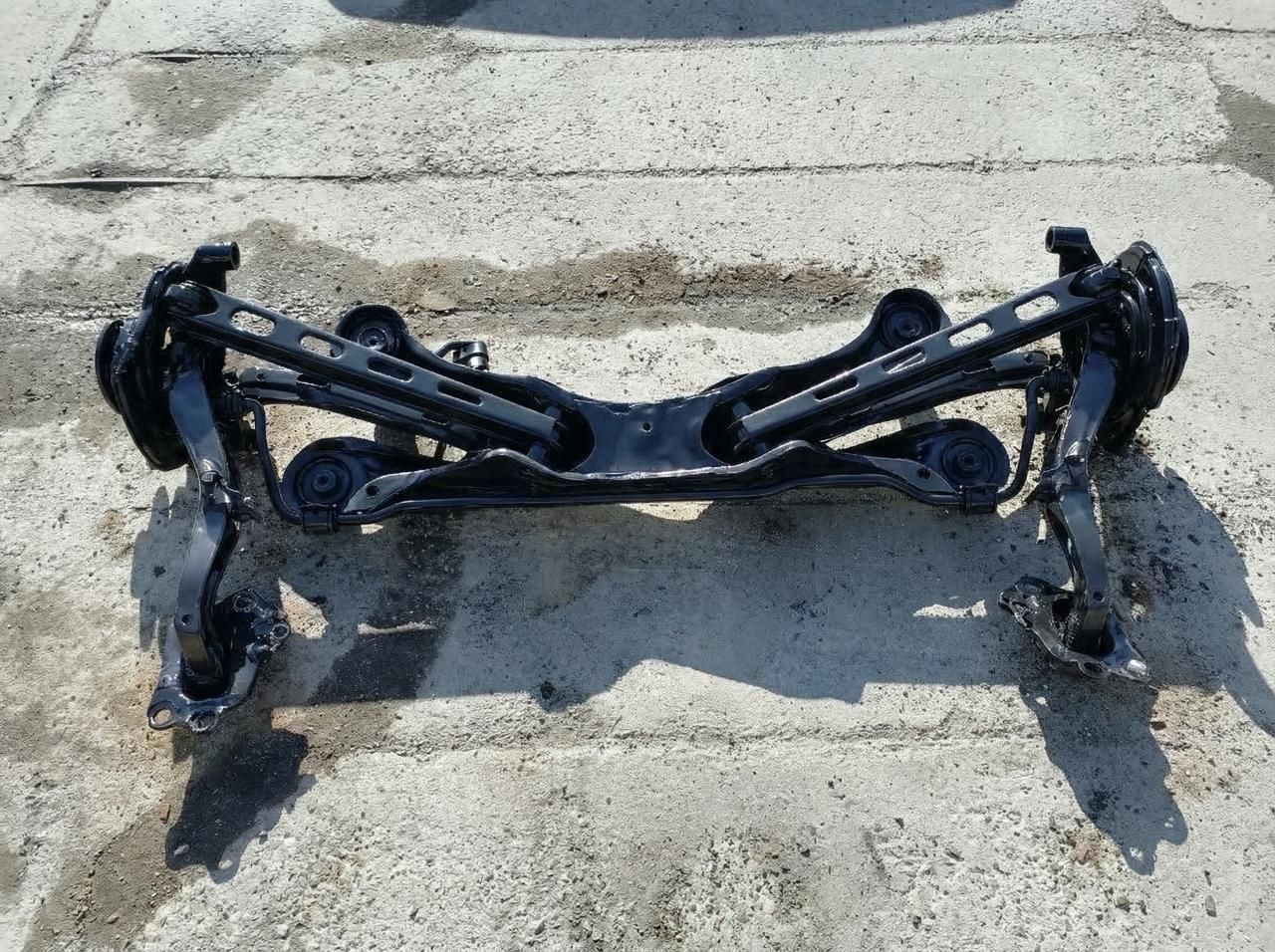 балка подвески задняя Opel Vectra B 1998, 1.6 л., i, X 16 XEL, бензин, 5МКПП, зеленый, универсал, передний привод, 464023, 423212, 423211, 402286, 423021 - фото №1